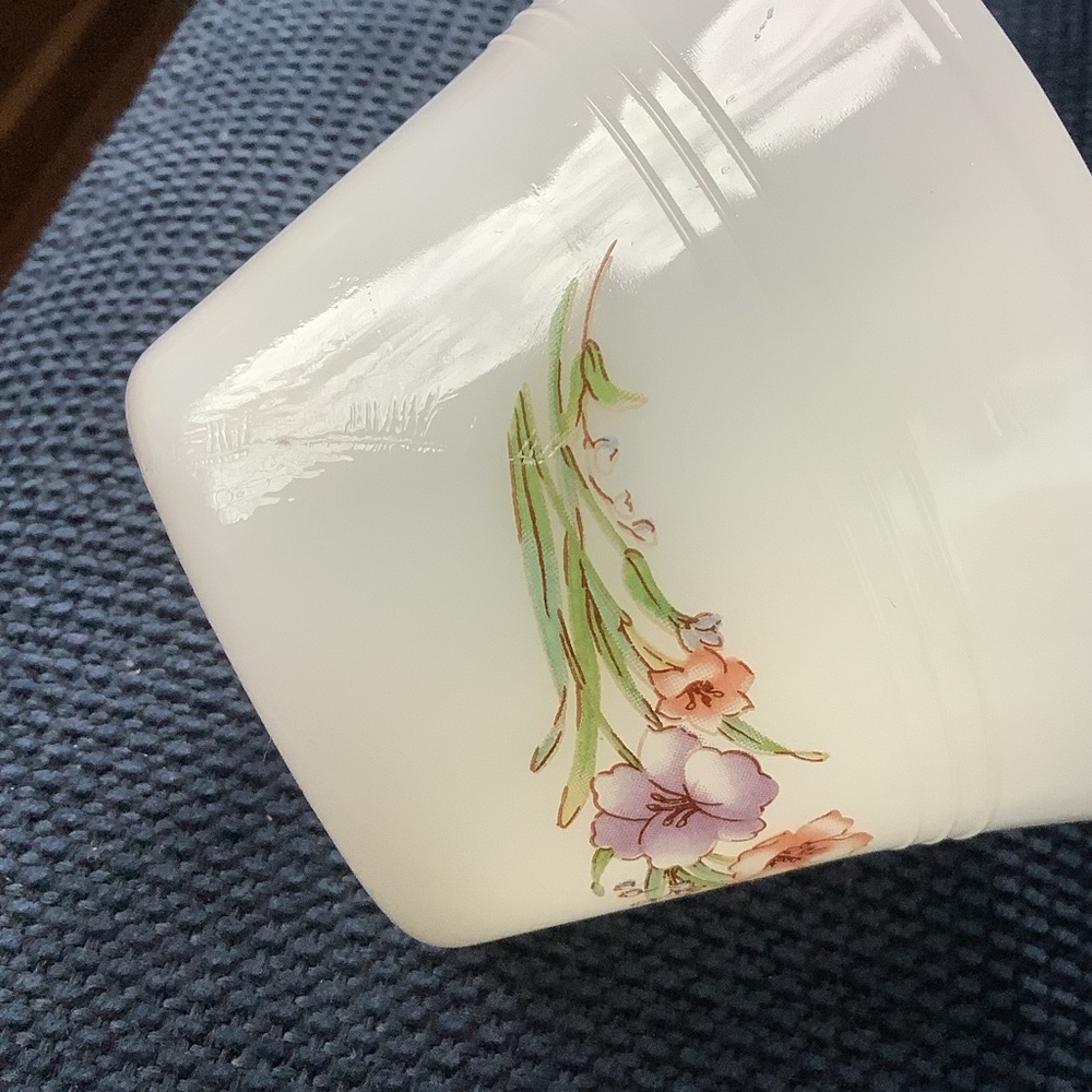 Vintage Indopal Milk Glass Floral Ramekins Set of 4 | Custard Cups Dessert Bowls - Picture 5 of 6